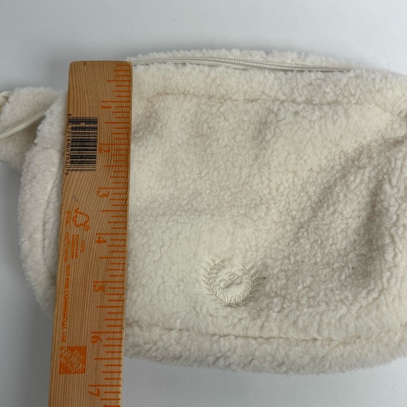 Victoria's Secret Pink Sherpa Belt Bag Fanny Pack White/cream & Stretch Belt New - Picture 11 of 12